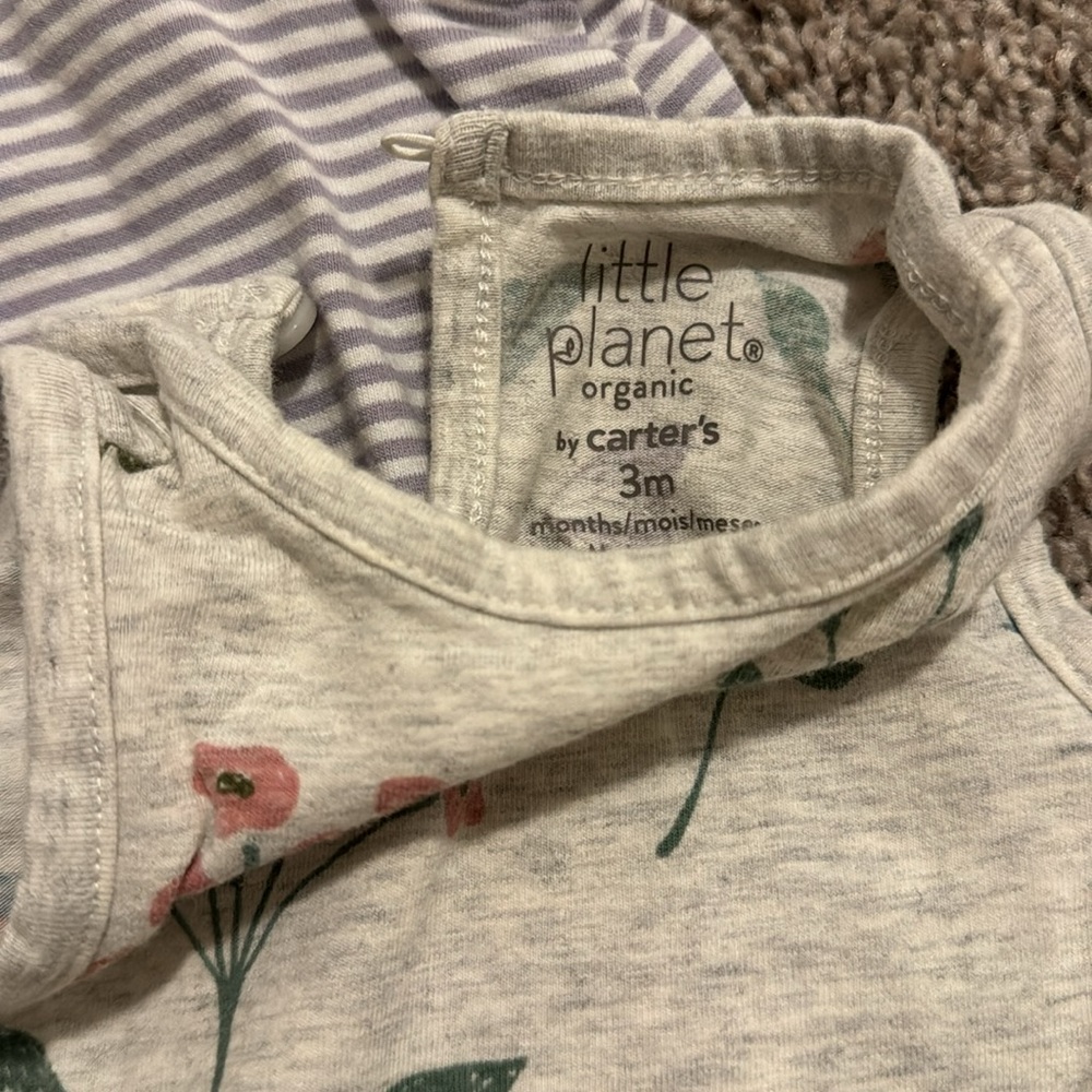 NEW Carters Set - Picture 3 of 3